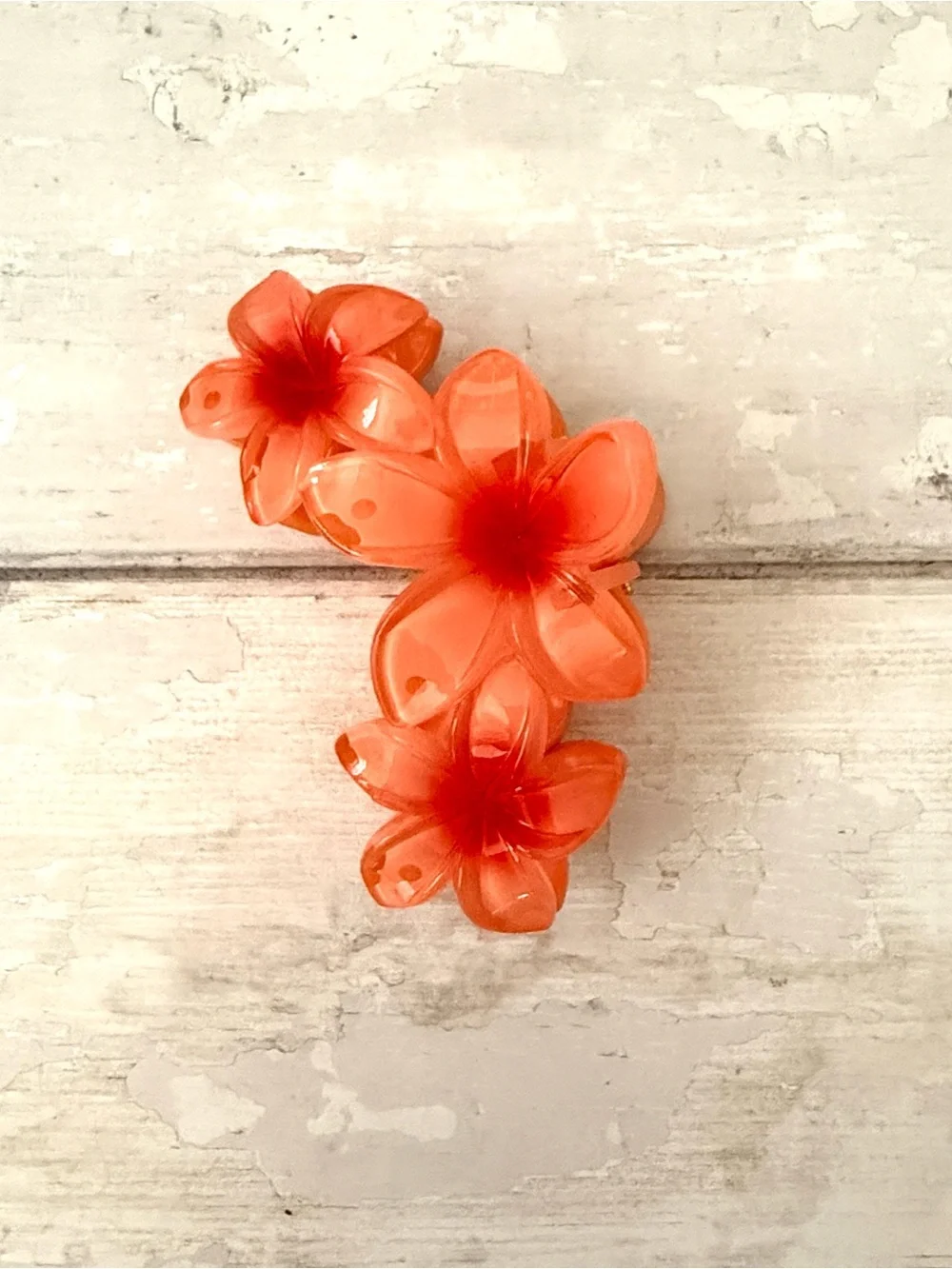 Urban Outfitters Poppy Hawaiian Flower Claw Clip Oversized Brand NEW